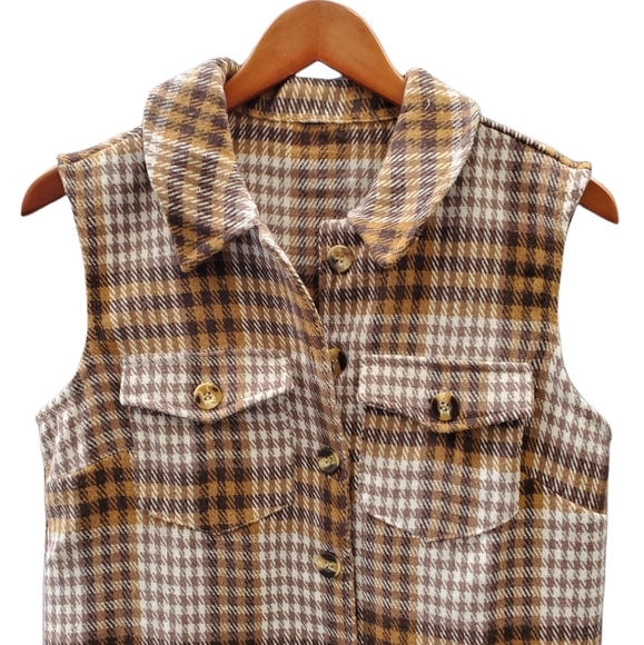 Sleeveless Plaid Button Overcoat Vest - Picture 10 of 13